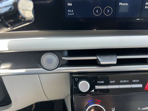 Used 2025 Hyundai Tucson SEL FWD image 30