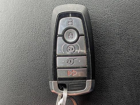 Used 2024 Ford Edge SEL w/ Sport Appearance Package AWD/4WD image 29