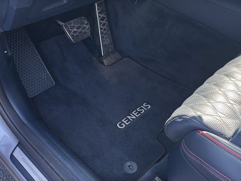 Used 2025 Genesis GV70 3.5T Sport w/ Sport Advanced Package AWD/4WD image 18