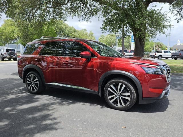 Used 2025 Nissan Pathfinder Platinum AWD/4WD image 7