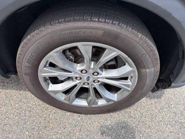 Certified 2022 Ford Explorer XLT w/ Equipment Group 202A AWD/4WD image 12