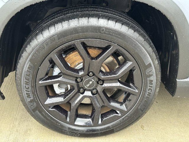 Used 2025 Honda Pilot Sport image 4