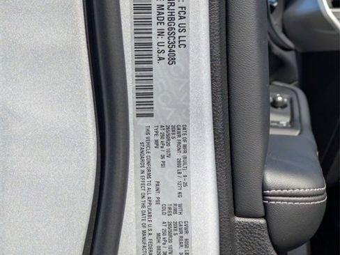 New 2025 Jeep Grand Cherokee Limited w/ Luxury Tech Group II image 30