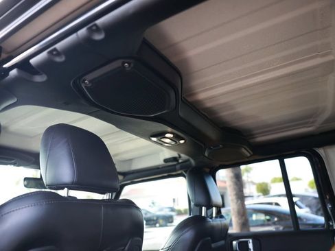 Used 2022 Jeep Wrangler Unlimited Rubicon 4xe w/ Cold Weather Group AWD/4WD image 37
