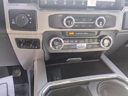 Certified 2022 Ford F350 Lariat w/ Chrome Package image 10