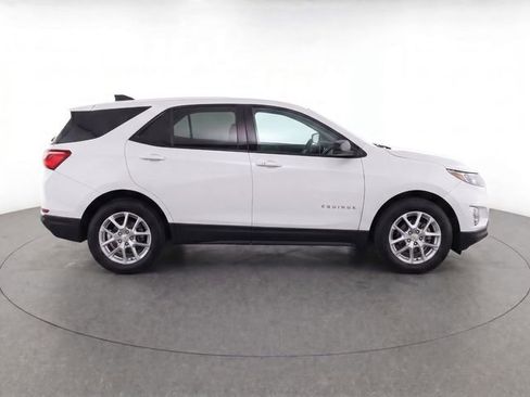 Used 2024 Chevrolet Equinox LS FWD image 8