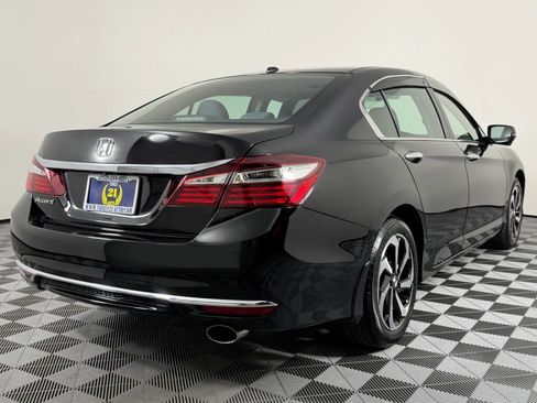 Used 2017 Honda Accord EX image 8