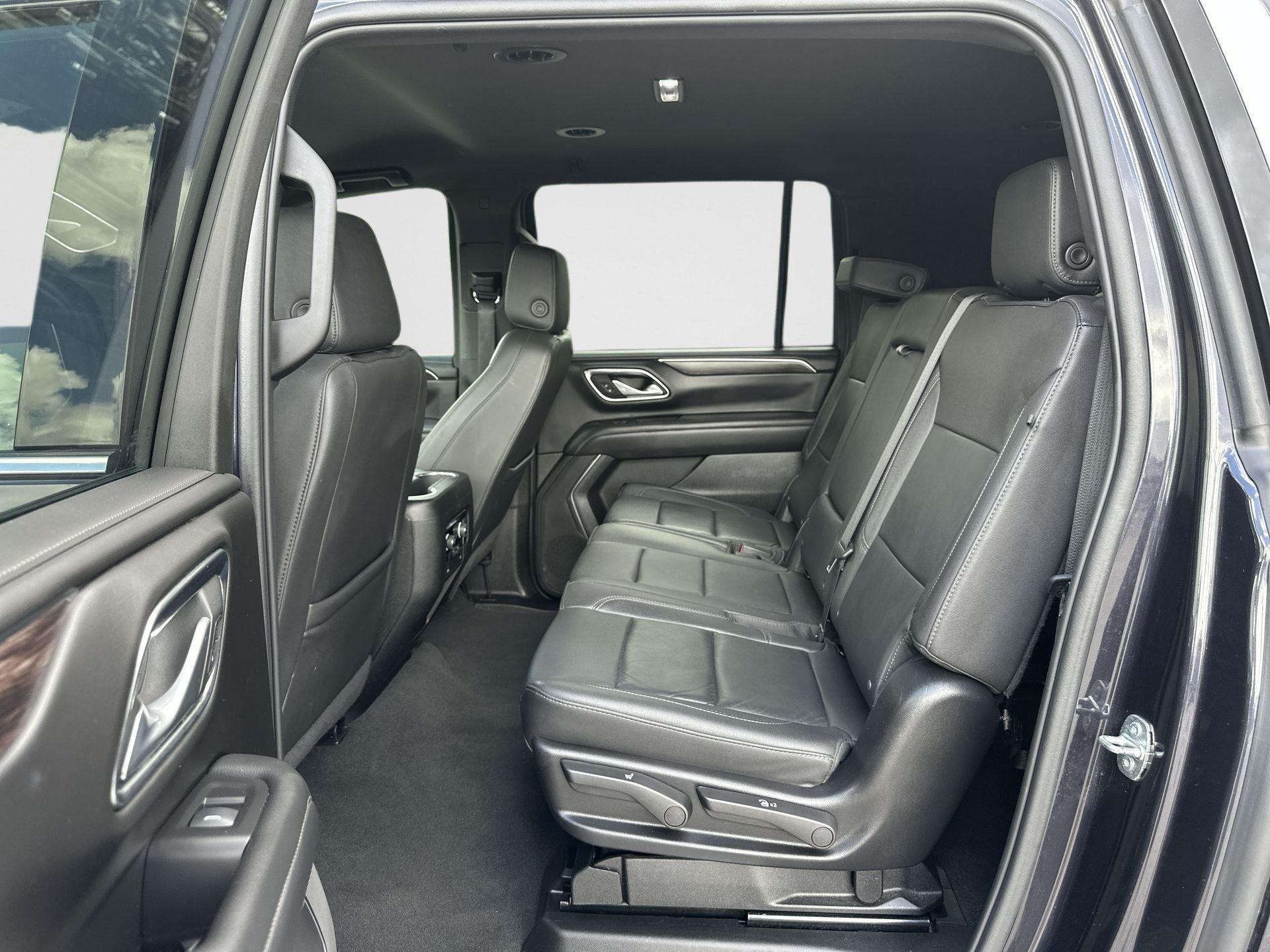 Certified 2024 Chevrolet Suburban LT AWD/4WD image 24