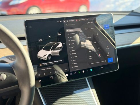 Used 2021 Tesla Model Y Long Range image 20