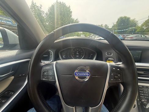 Used 2017 Volvo S60 T5 Dynamic FWD image 11