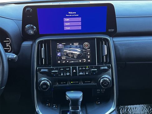 Used 2024 Lexus LX 600 4WD w/ Luxury Package image 15