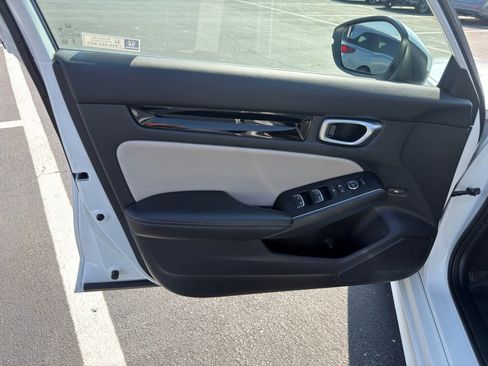 Used 2023 Honda Civic Touring image 11