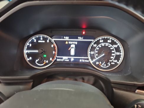 Used 2023 Mitsubishi Outlander SE Black Edition FWD image 8