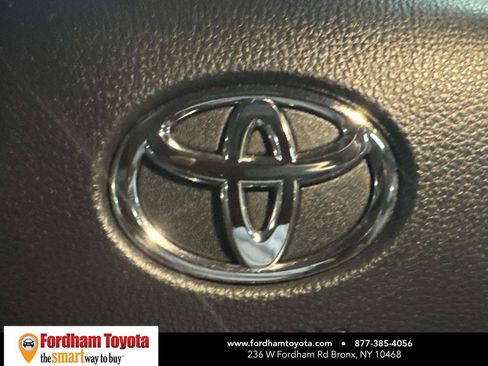 Used 2024 Toyota Sienna Limited AWD/4WD image 32