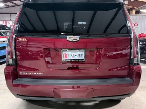 Used 2020 Cadillac Escalade Premium Luxury w/ Escalade Sport Edition AWD/4WD image 3