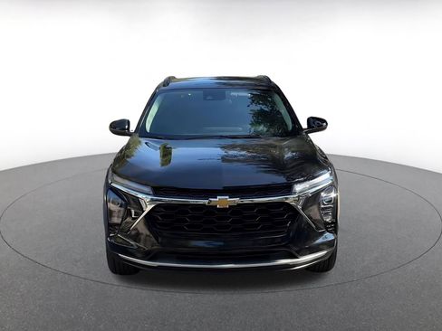 Used 2025 Chevrolet Trax LT w/ LT Convenience Package image 4