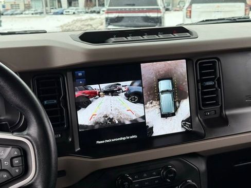 Used 2023 Ford Bronco Wildtrak image 4