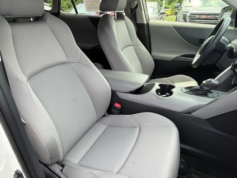 Used 2022 Toyota Venza LE AWD/4WD image 13