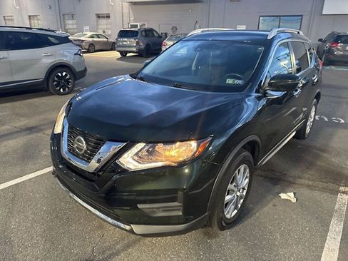 Used 2019 Nissan Rogue SV image 1
