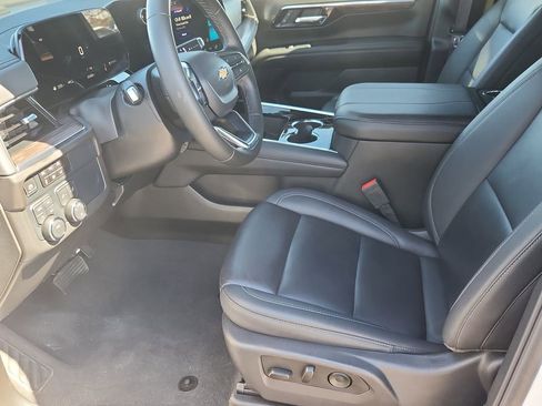 Used 2025 Chevrolet Tahoe LT image 7