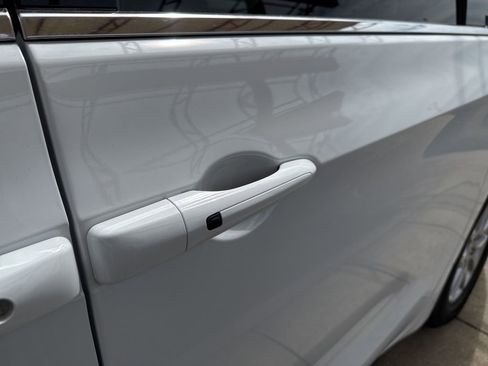 New 2026 Chrysler Voyager LX image 21