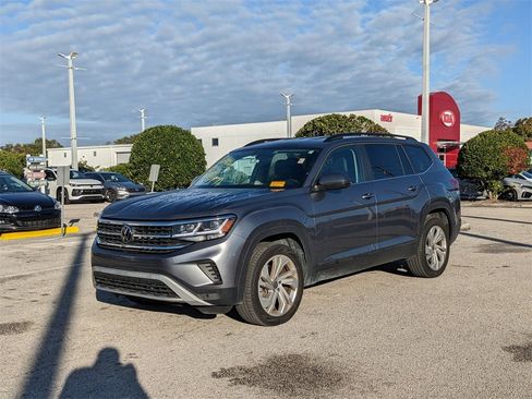 Certified 2023 Volkswagen Atlas SE image 9