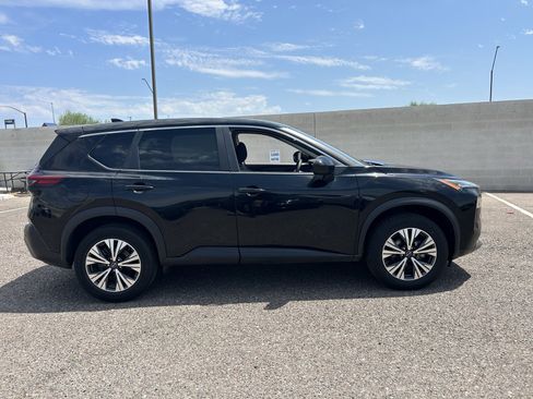 Used 2023 Nissan Rogue SV FWD image 8