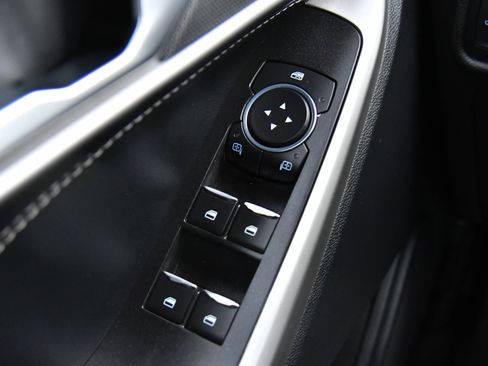 Used 2022 Ford Explorer XLT w/ Equipment Group 202A image 32