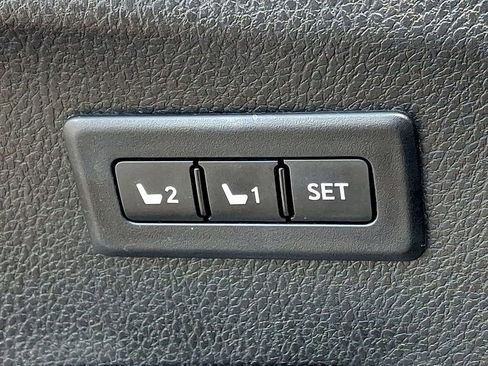 Used 2016 Toyota RAV4 Limited AWD/4WD image 28