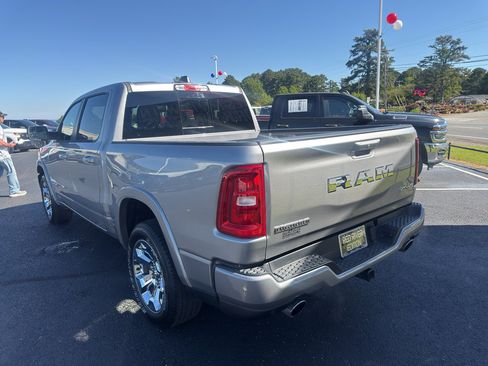 Used 2025 RAM 1500 Big Horn AWD/4WD image 7