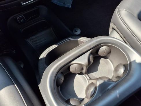 New 2026 Chrysler Pacifica Select image 17