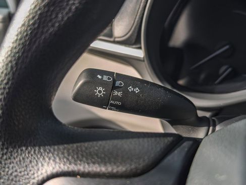 Used 2024 Toyota Sienna LE image 31