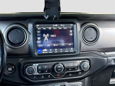 Used 2021 Jeep Gladiator Willys image 19