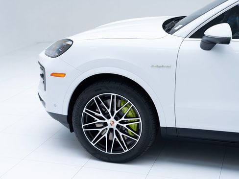 New 2025 Porsche Cayenne E-Hybrid image 11