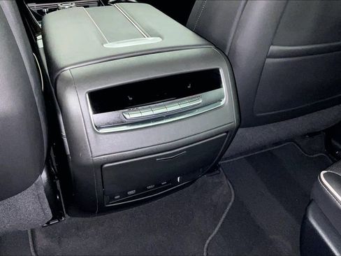 Used 2025 Cadillac Escalade Premium Luxury image 34