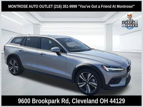 Used 2025 Volvo V60 B5 Cross Country Plus AWD/4WD image 1