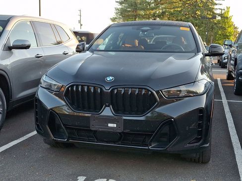 Used 2024 BMW X6 xDrive40i w/ Premium Package AWD/4WD image 4