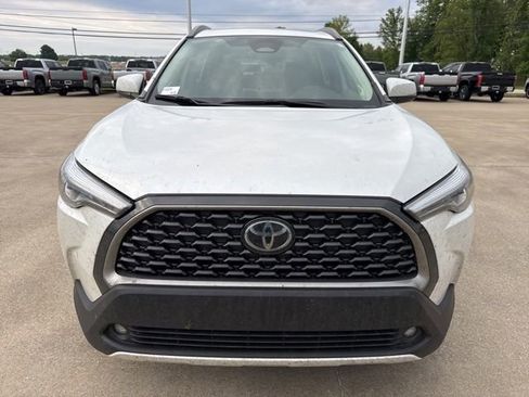 Used 2023 Toyota Corolla Cross XLE w/ Convenience Package FWD image 13