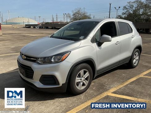 Used 2022 Chevrolet Trax LS w/ Tint and Cruise Package image 2