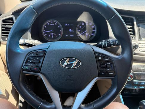 Used 2017 Hyundai Tucson Value AWD/4WD image 11