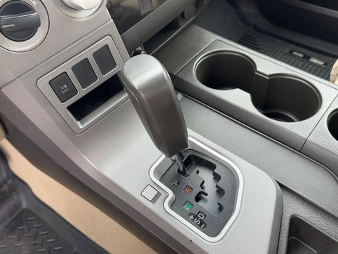 Used 2010 Toyota Tundra 4x4 Double Cab image 22