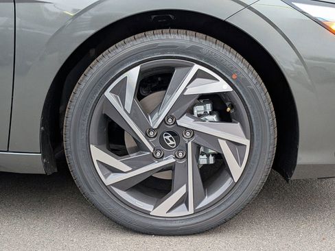 New 2025 Hyundai Elantra Limited image 7
