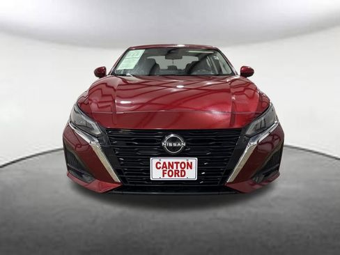 Used 2023 Nissan Altima 2.5 SV w/ SV Premium Package image 8