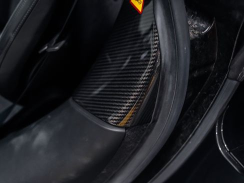 Used 2019 McLaren 720S Performance RWD image 16