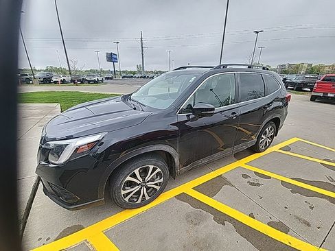 Used 2023 Subaru Forester Limited AWD/4WD image 18
