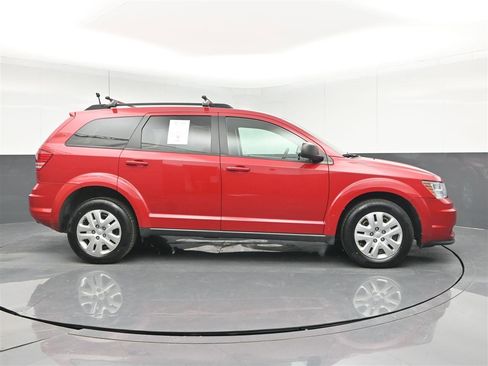 Used 2020 Dodge Journey SE image 4