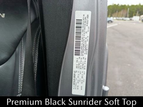 Used 2014 Jeep Wrangler Unlimited Rubicon image 24