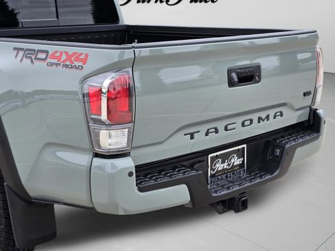Used 2023 Toyota Tacoma TRD Off-Road w/ Technology Package AWD/4WD image 37