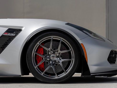Used 2016 Chevrolet Corvette Z06 w/ 3LZ Preferred Equipment Group RWD image 16