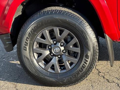 Certified 2022 Toyota Tacoma SR5 w/ Black Out Package (TMS) image 28